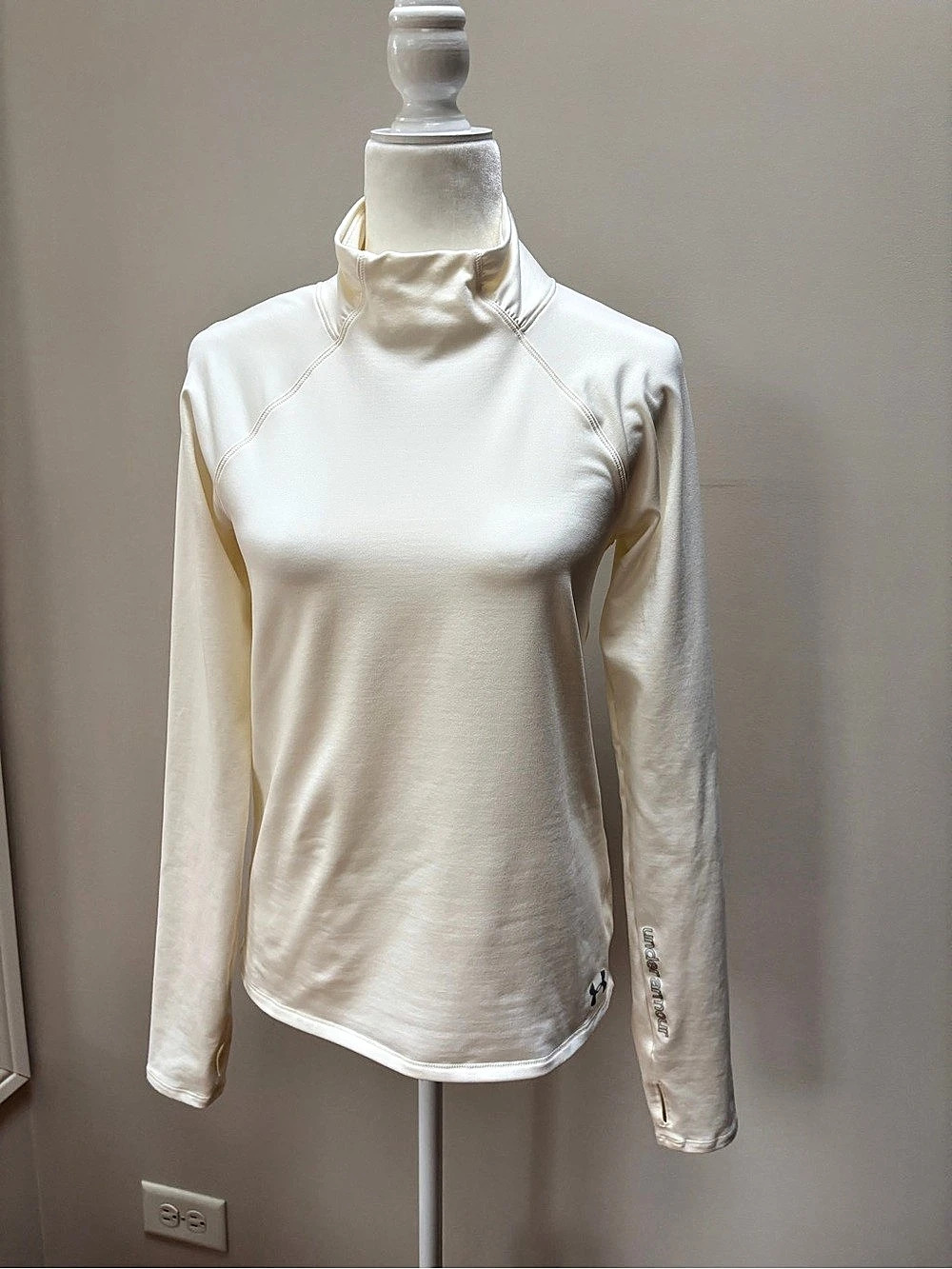 Under Armour Cold Gear Mock Neck Long Sleeve Cream - Youth XXL/Women’s Small